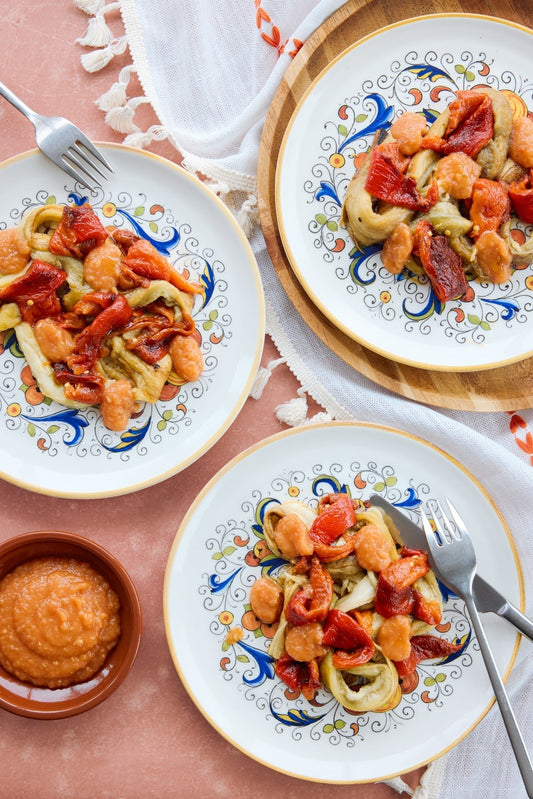 Gegrillte Auberginen & Peperoni mit cremiger Tomaten-Paprika-Sauce - oilvinegar.ch