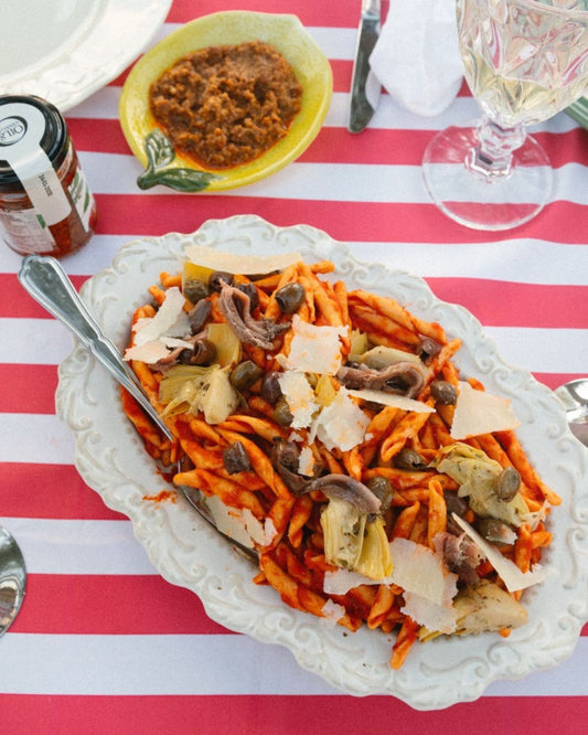 Pasta Mediterraneo mit Olive & Kapern Sugo - oilvinegar.ch