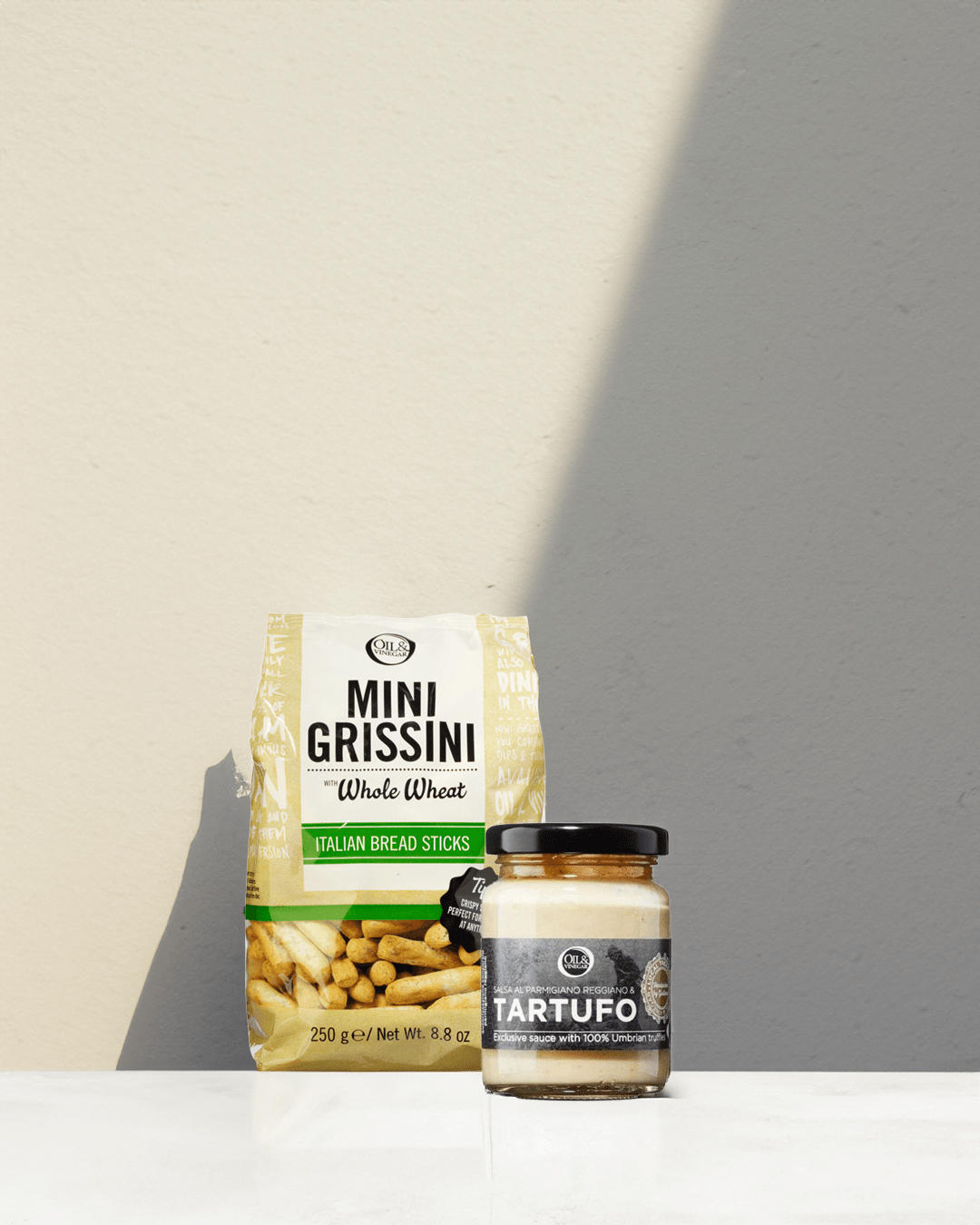 Perfect Match: Mini Grissini Vollkorn 250 g & Salsa al Parmigiano Reggiano & Tartufo 80 g - oilvinegar.ch